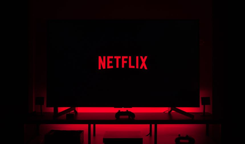 Bağımlılara geçmiş olsun! Netflix temel paket kaldırıldı!